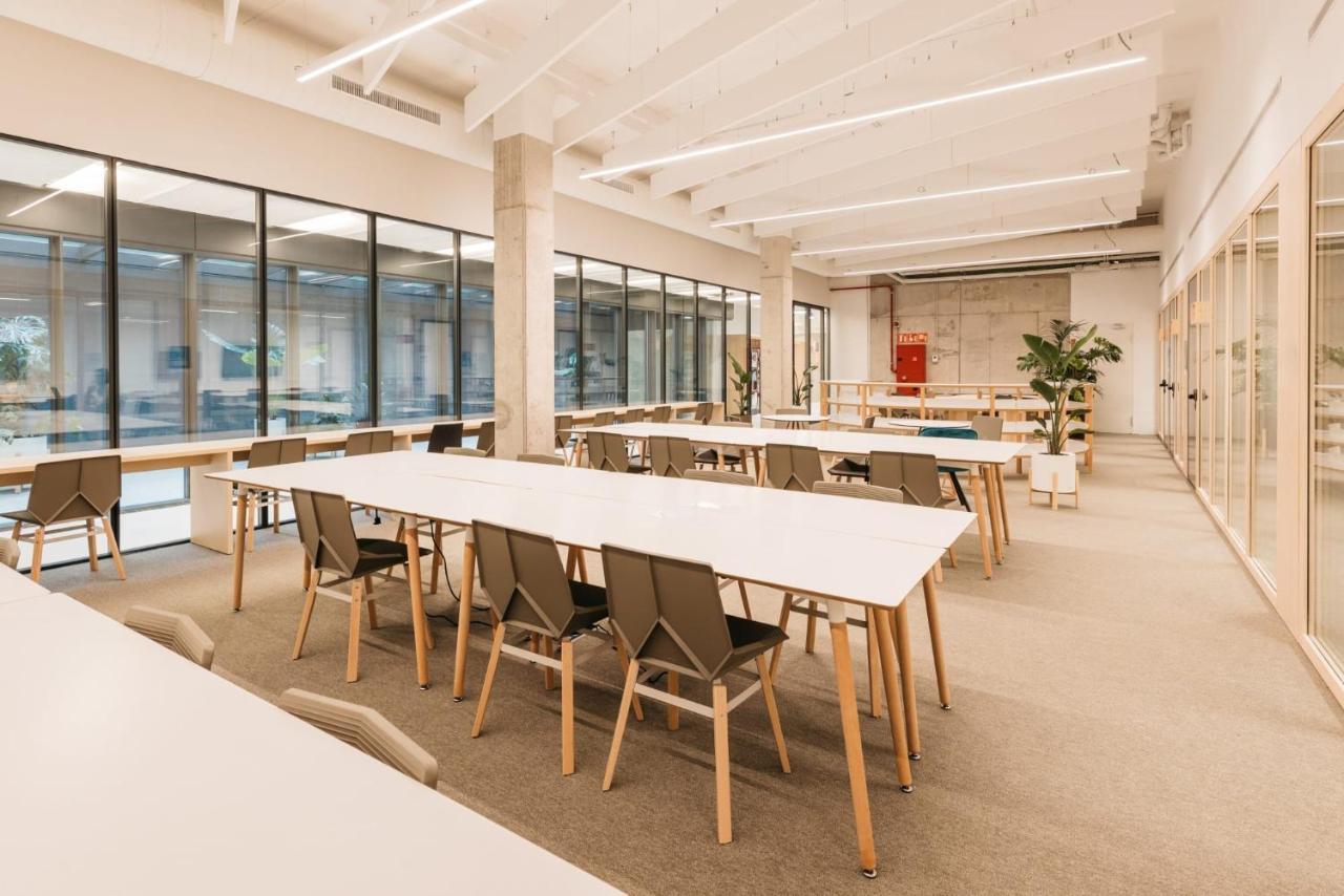 For Students Studying In Barcelona Only - Stunning Spacious Studios And Private Rooms At Pallars Student Accommodation Dış mekan fotoğraf