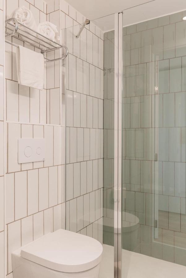For Students Studying In Barcelona Only - Stunning Spacious Studios And Private Rooms At Pallars Student Accommodation Dış mekan fotoğraf