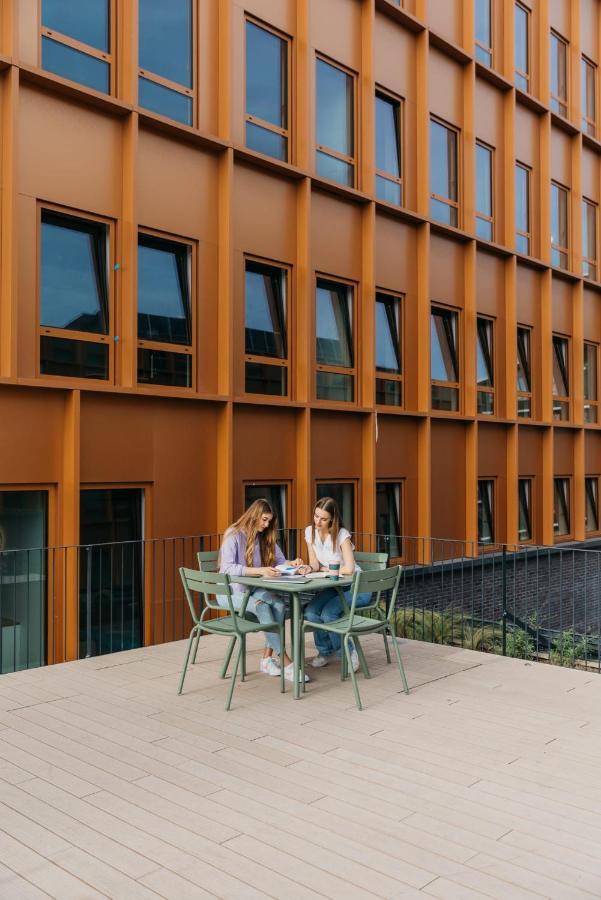 For Students Studying In Barcelona Only - Stunning Spacious Studios And Private Rooms At Pallars Student Accommodation Dış mekan fotoğraf