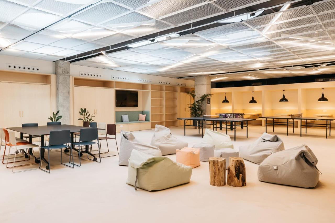 For Students Studying In Barcelona Only - Stunning Spacious Studios And Private Rooms At Pallars Student Accommodation Dış mekan fotoğraf