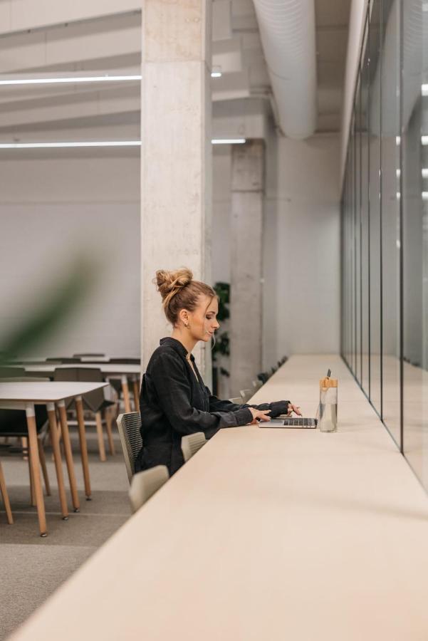 For Students Studying In Barcelona Only - Stunning Spacious Studios And Private Rooms At Pallars Student Accommodation Dış mekan fotoğraf