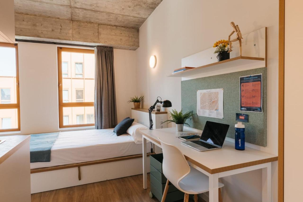 For Students Studying In Barcelona Only - Stunning Spacious Studios And Private Rooms At Pallars Student Accommodation Dış mekan fotoğraf