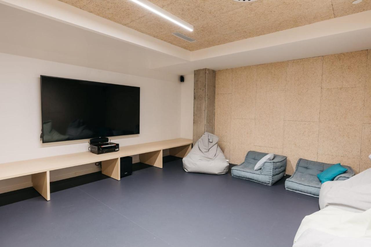 For Students Studying In Barcelona Only - Stunning Spacious Studios And Private Rooms At Pallars Student Accommodation Dış mekan fotoğraf