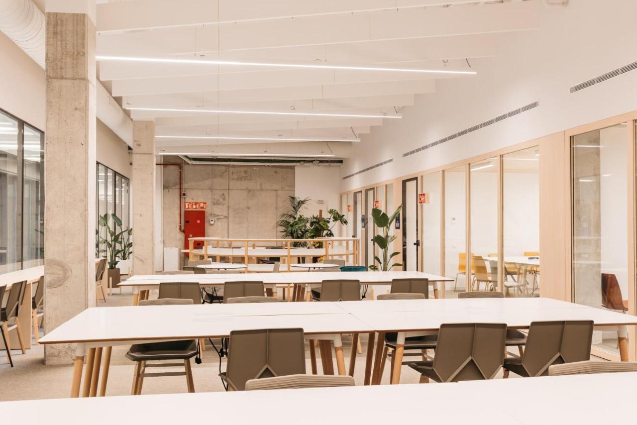 For Students Studying In Barcelona Only - Stunning Spacious Studios And Private Rooms At Pallars Student Accommodation Dış mekan fotoğraf