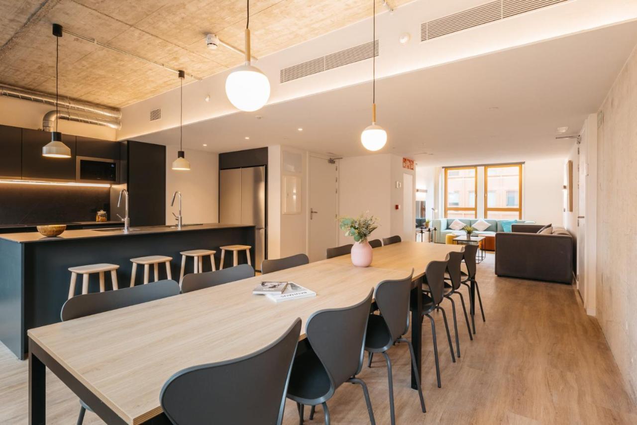 For Students Studying In Barcelona Only - Stunning Spacious Studios And Private Rooms At Pallars Student Accommodation Dış mekan fotoğraf