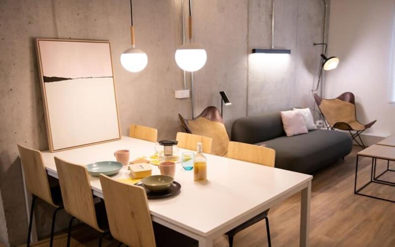 For Students Studying In Barcelona Only - Stunning Spacious Studios And Private Rooms At Pallars Student Accommodation Dış mekan fotoğraf